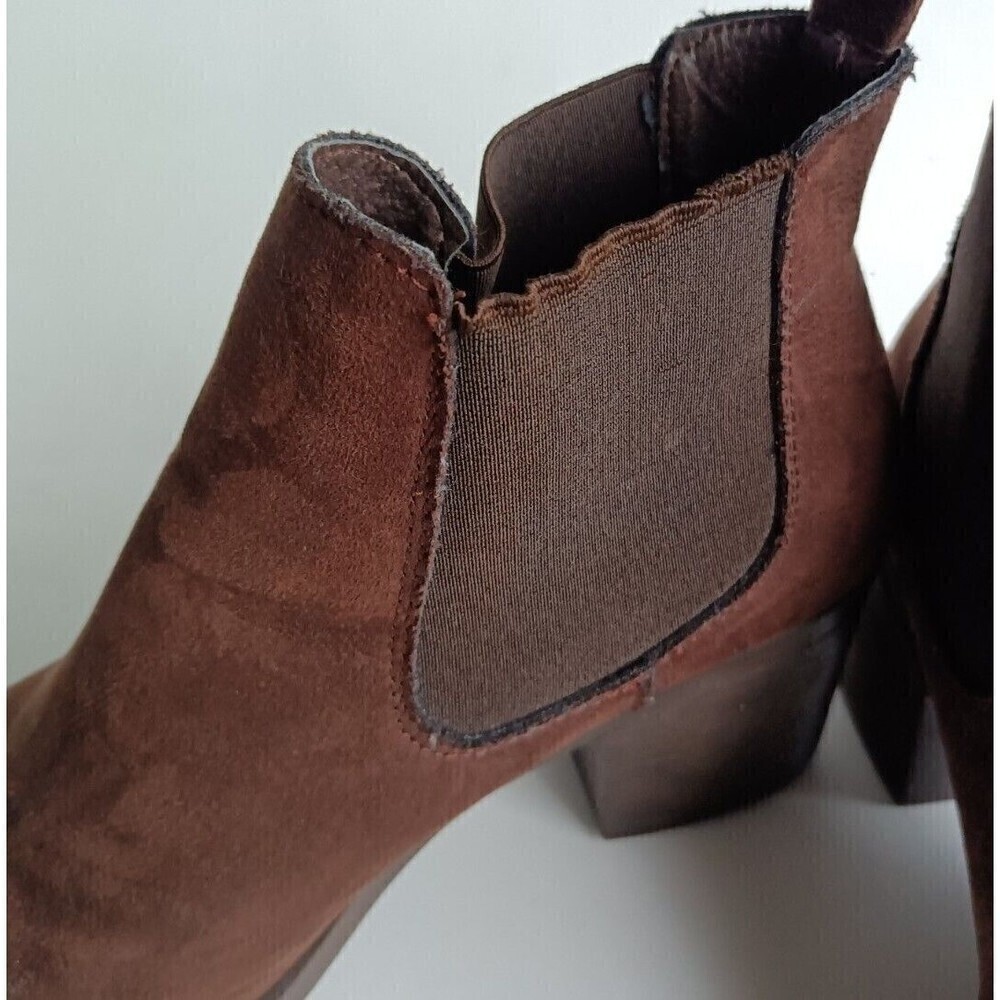 Tahari Ankle Boots Size 10 Womens Brown Suede Pointed Toe Booties Jenar US - Picture 3 of 8